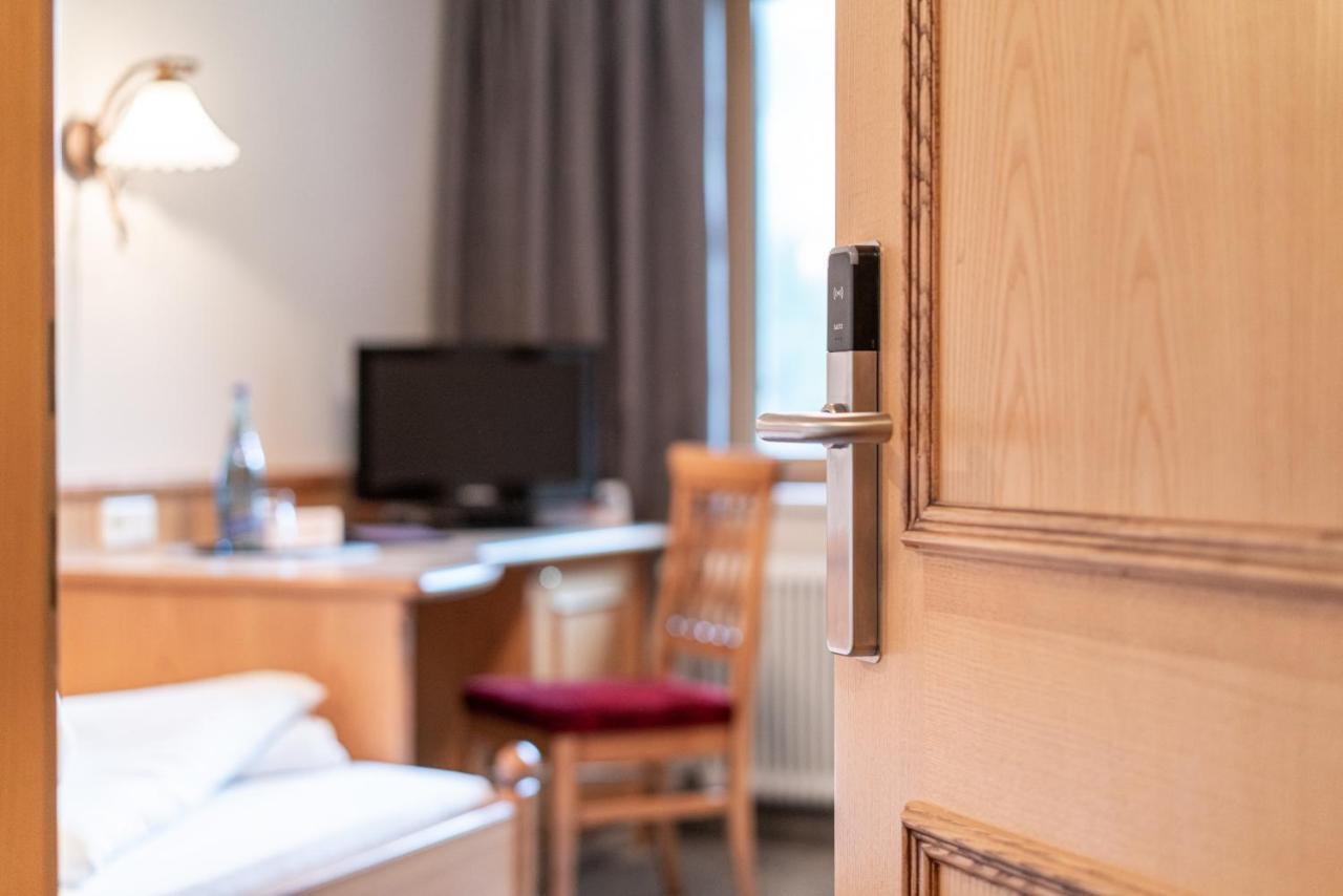 Burghotel Alpengluehn โอเบอร์กัวร์เกิล ภายนอก รูปภาพ
