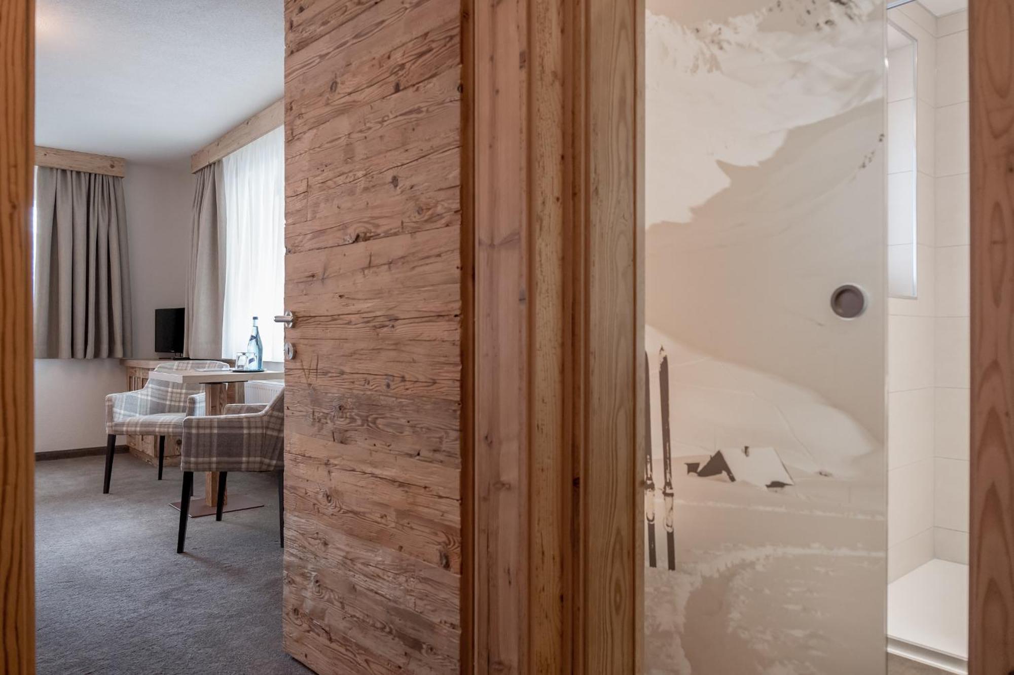 Burghotel Alpengluehn โอเบอร์กัวร์เกิล ภายนอก รูปภาพ