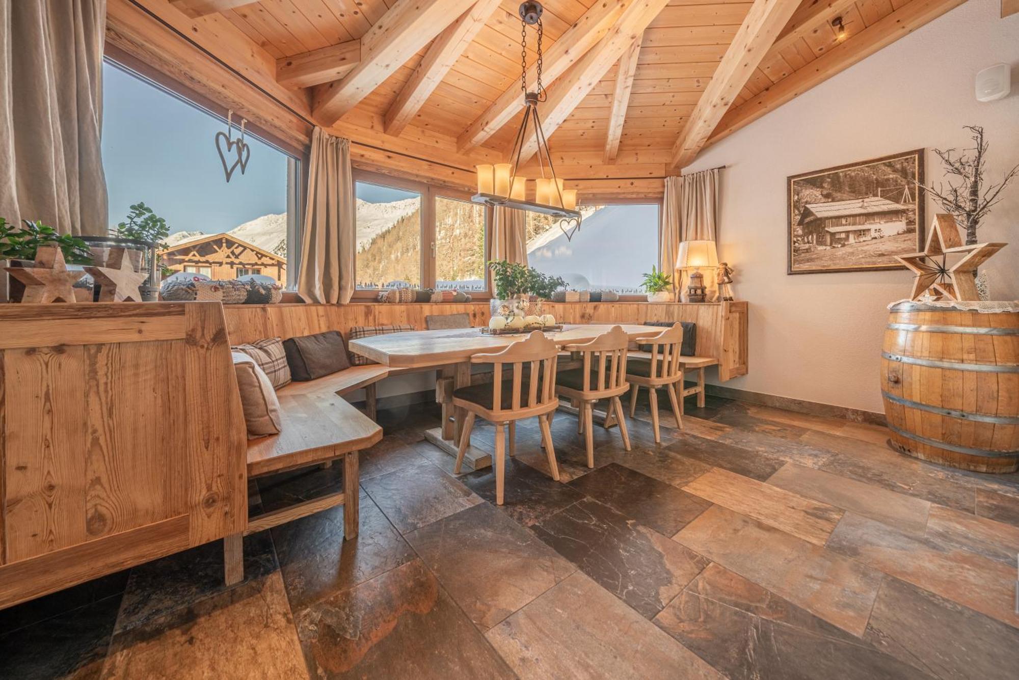 Burghotel Alpengluehn โอเบอร์กัวร์เกิล ภายนอก รูปภาพ