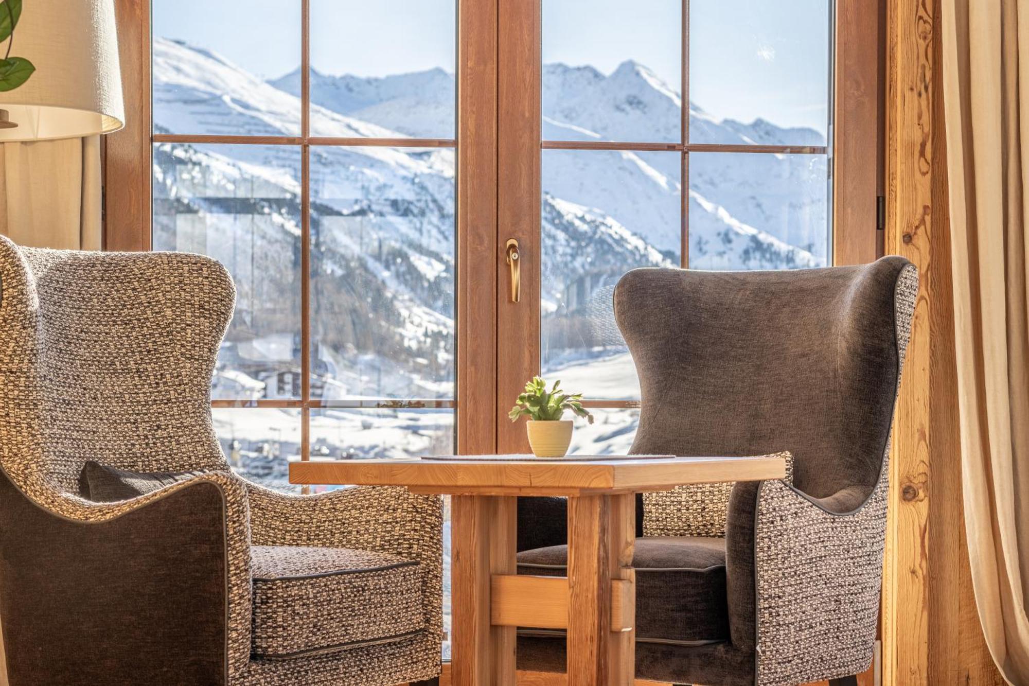 Burghotel Alpengluehn โอเบอร์กัวร์เกิล ภายนอก รูปภาพ