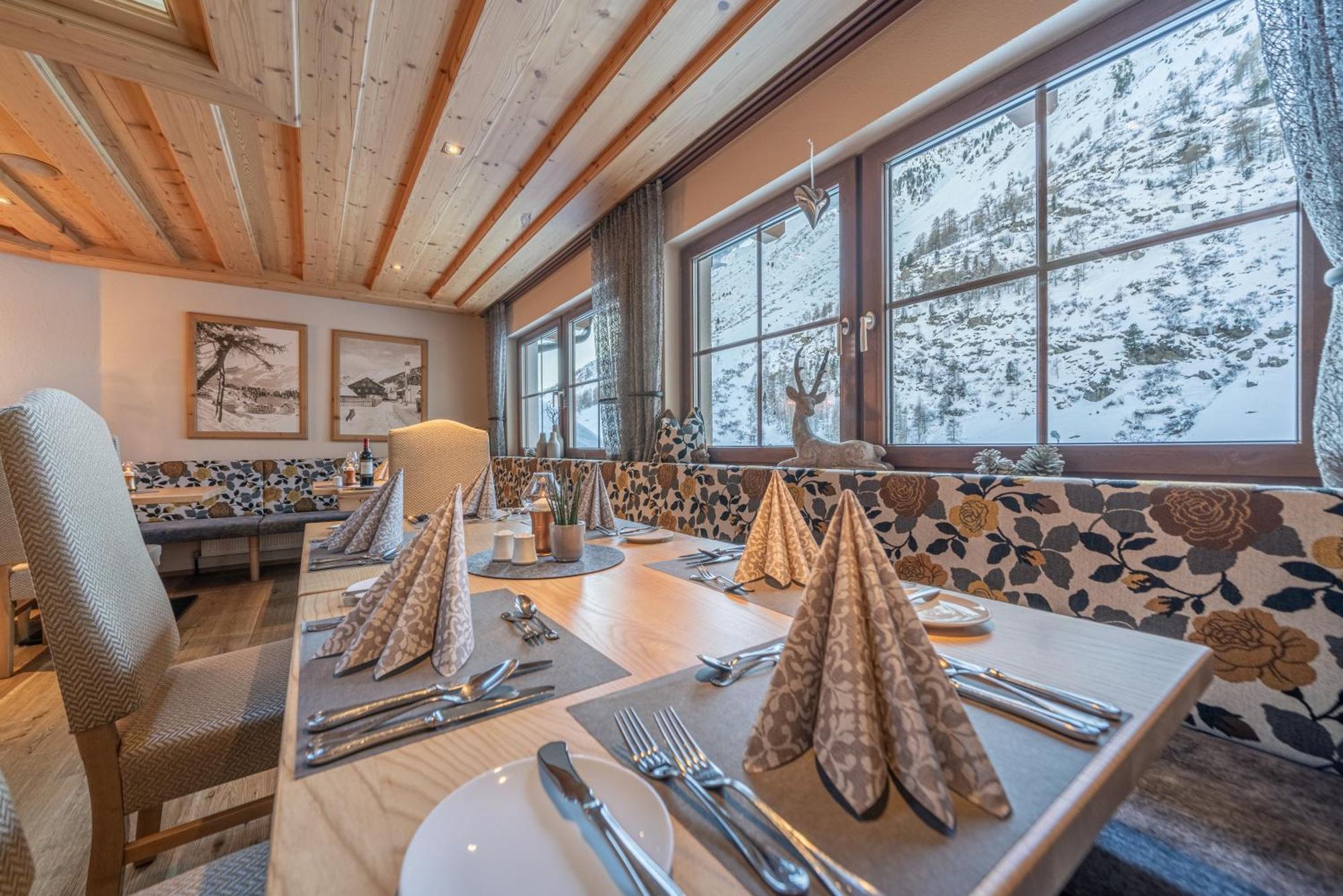 Burghotel Alpengluehn โอเบอร์กัวร์เกิล ภายนอก รูปภาพ