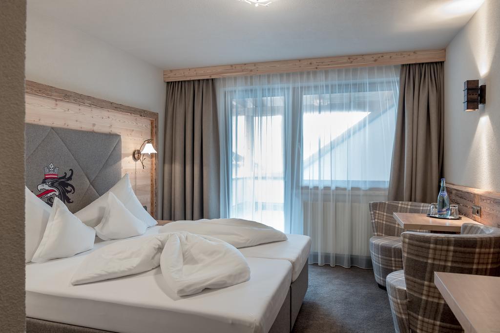 Burghotel Alpengluehn โอเบอร์กัวร์เกิล ภายนอก รูปภาพ